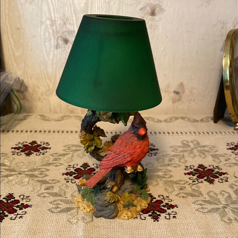 Cardinal Table tea candle decor with Green Shade